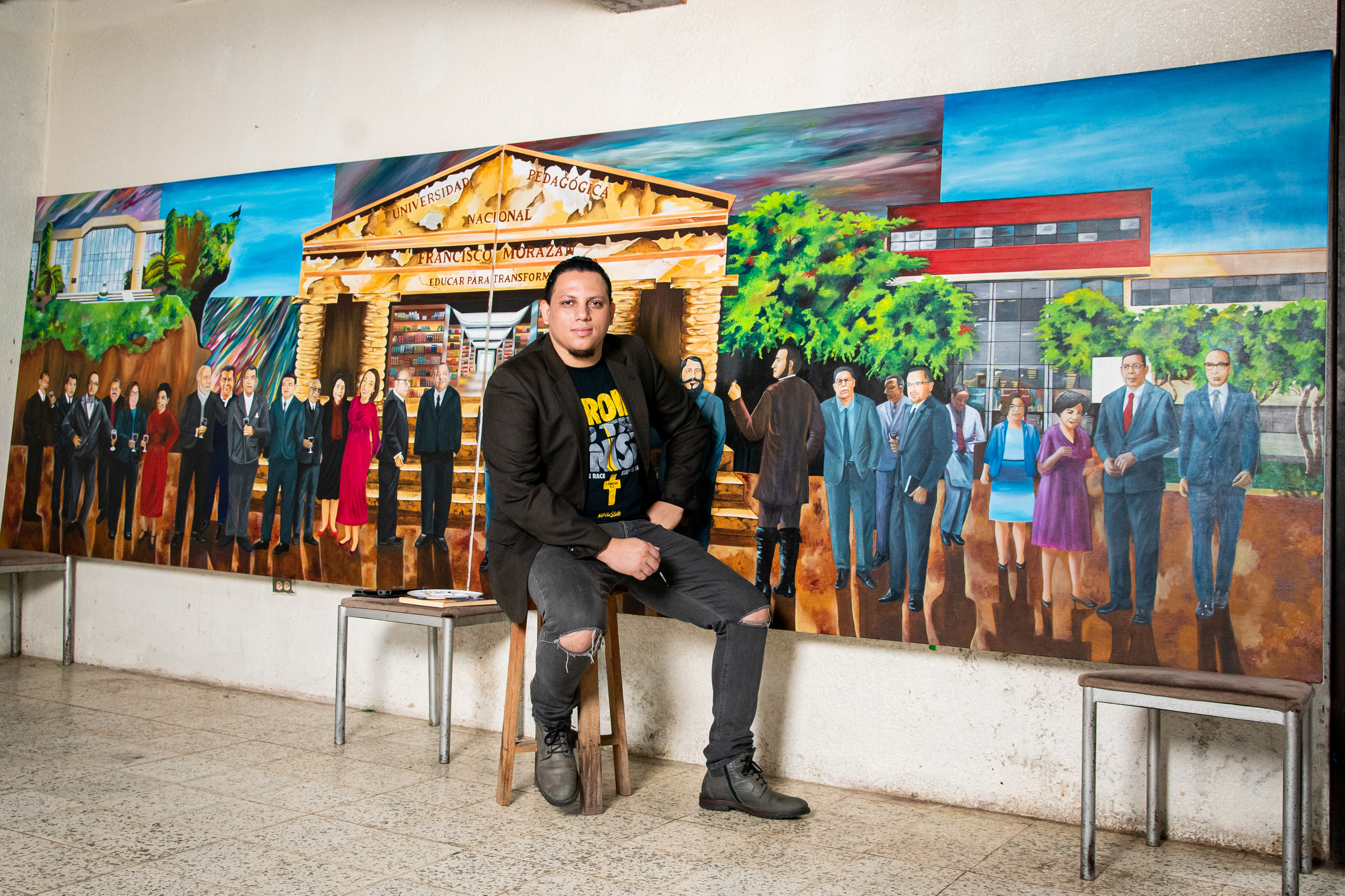 Mural institucional UPNFM · Registro documental — 1