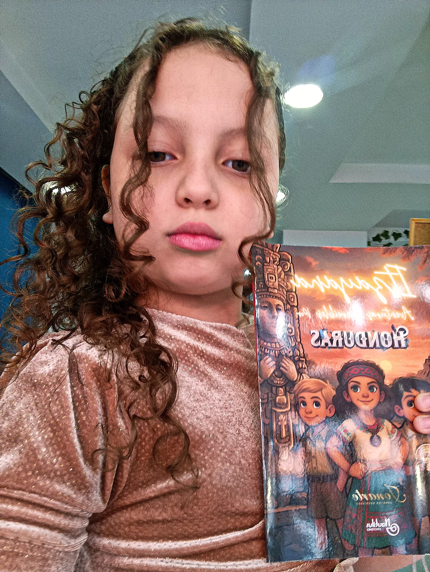 Con Itzayana en las manos