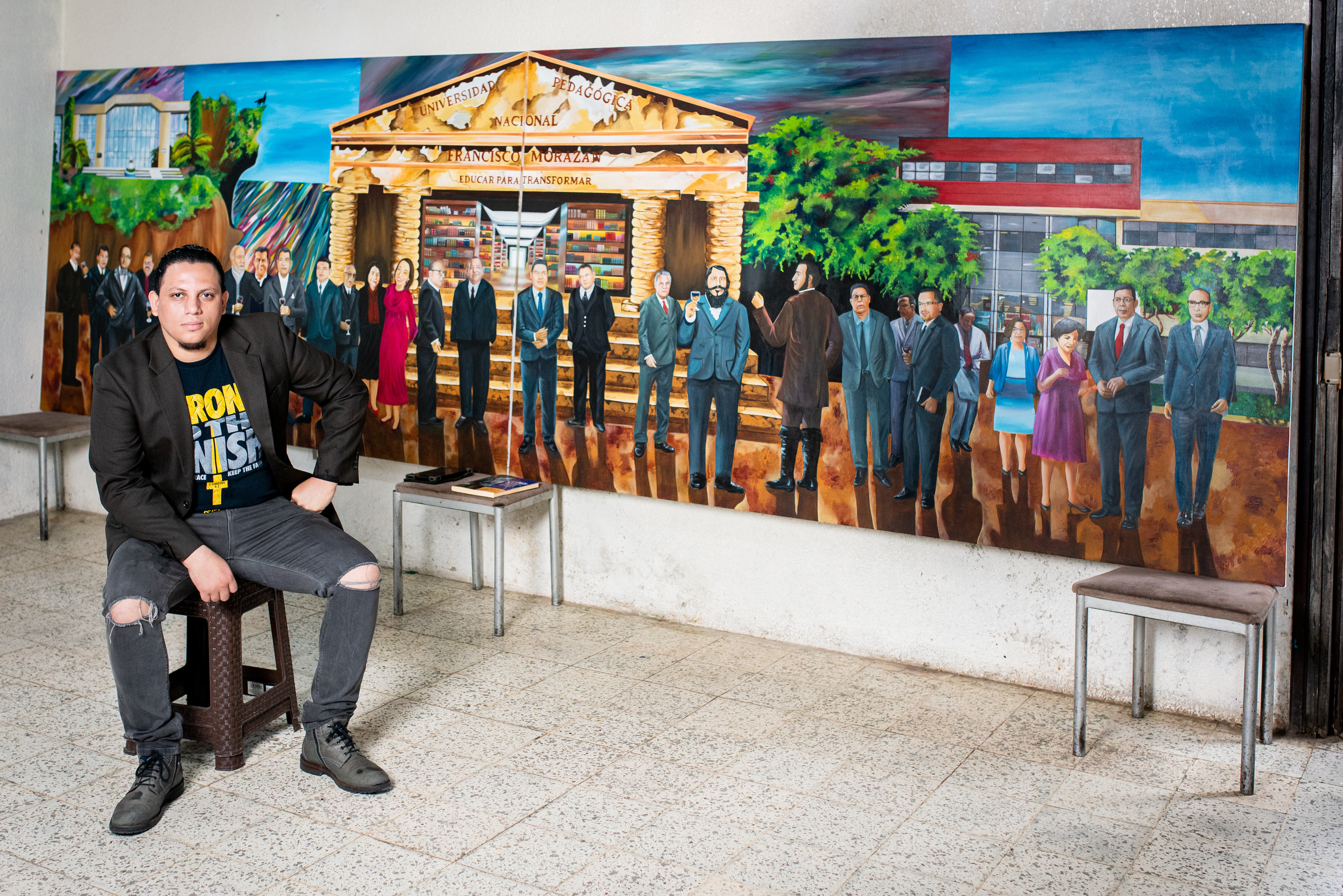 Mural institucional UPNFM · Registro documental — 2